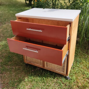 Badschrank auf Rollen